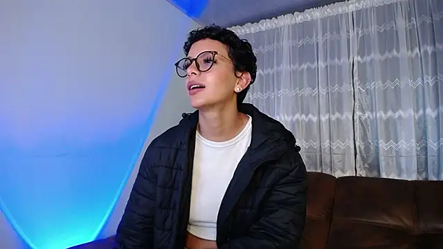 Snapshot of peyton_golden1 chatting on 01.22.25 peyton golden1 online show from 01.22.25