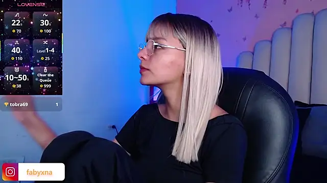 Snapshot of peyton_golden1 chatting on 10.14.25 peyton golden1 online show from 10.14.25