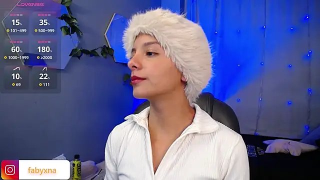 Snapshot of peyton_golden1 chatting on 11.02.25 peyton golden1 online show from 11.02.25