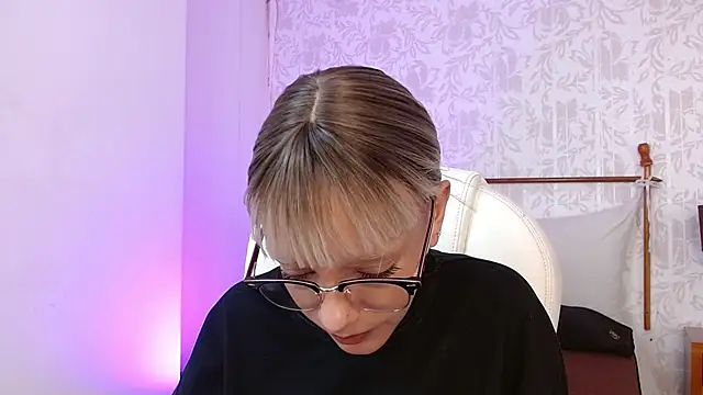 Snapshot of peyton_golden1 chatting on 12.02.25 peyton golden1 online show from 12.02.25