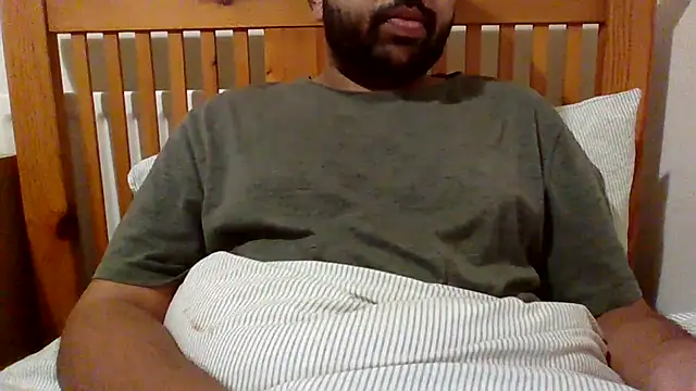 Snapshot of whoreboi98 chatting on 04.19.26 whoreboi98 online show from 04.19.26