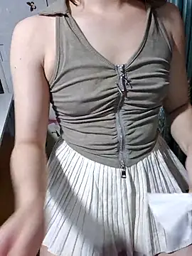 Snapshot of Wettpussyxx chatting on 09.29.25 Wettpussyxx online show from 09.29.25