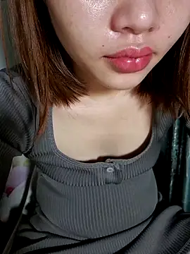 Snapshot of Wettpussyxx chatting on 10.15.25 Wettpussyxx online show from 10.15.25