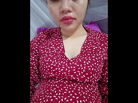 Snapshot of Wettpussyxx chatting on 11.14.25 Wettpussyxx online show from 11.14.25