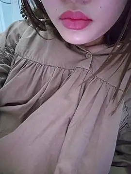 Snapshot of Wettpussyxx chatting on 11.15.25 Wettpussyxx online show from 11.15.25