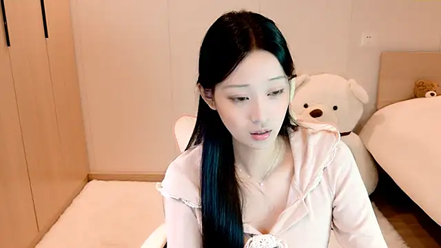 Xueb J online show from 12.03.24