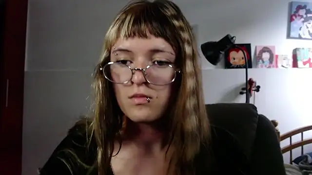 Snapshot of NEXT_DOOR_GIRL_ chatting on 09.22.25 NEXT DOOR GIRL  online show from 09.22.25