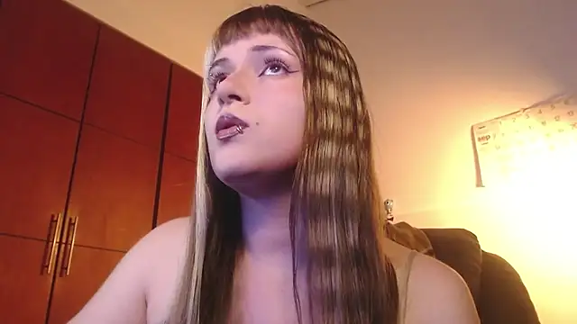 Snapshot of NEXT_DOOR_GIRL_ chatting on 10.01.25 NEXT DOOR GIRL  online show from 10.01.25
