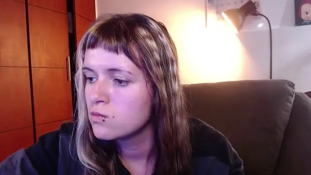 Snapshot of NEXT_DOOR_GIRL_ chatting on 10.20.25 NEXT DOOR GIRL  online show from 10.20.25
