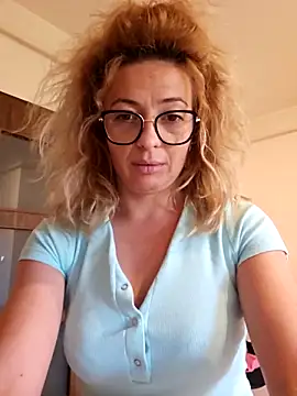 Selenna emma online show from 10.20.25