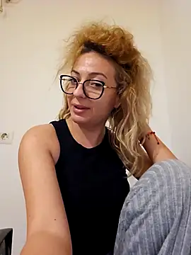 Selenna emma online show from 10.28.25