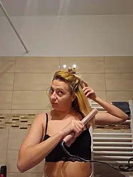 Selenna emma online show from 10.31.25