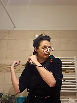 Selenna emma online show from 12.15.25