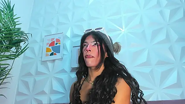 Briyit Doll online show from 12.03.24