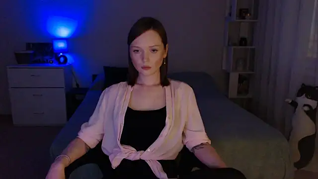 Snapshot of Allaria chatting on 07.15.26 Allaria online show from 07.15.26