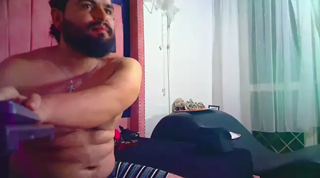 Snapshot of LeidyJones chatting on 12.06.24 LeidyJones online show from 12.06.24