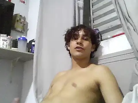 Snapshot of pedrodavid_ chatting on 02.28.25 pedrodavid  online show from 02.28.25