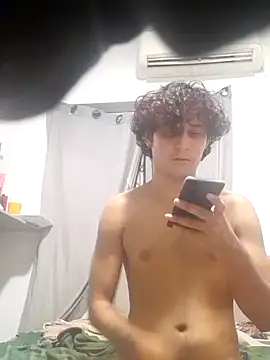 Snapshot of pedrodavid_ chatting on 03.20.25 pedrodavid  online show from 03.20.25