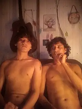 Snapshot of pedrodavid_ chatting on 12.19.25 pedrodavid online show from 12.19.25