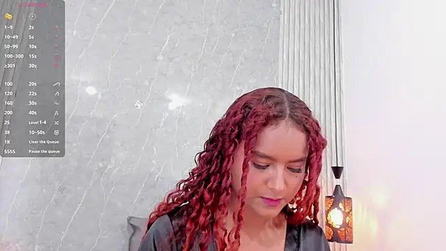 Snapshot of Sophiee_Velvet chatting on 03.20.25 Sophiee Velvet online show from 03.20.25