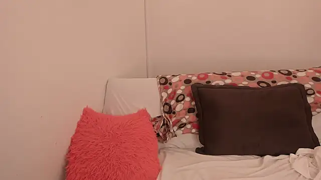 Snapshot of meganrossee69 chatting on 02.13.25 meganrossee69 online show from 02.13.25