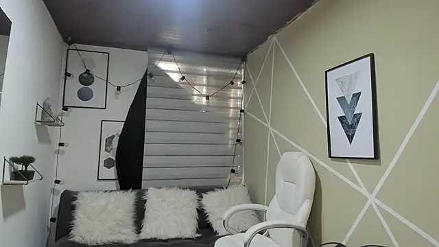 Enma  clark online show from 09.24.25