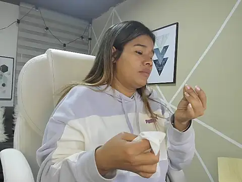 Enma  clark online show from 10.25.25