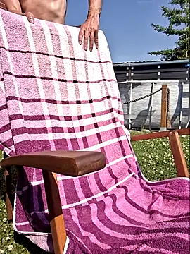 Snapshot of Slegde85 chatting on 06.27.26 Slegde85 online show from 06.27.26