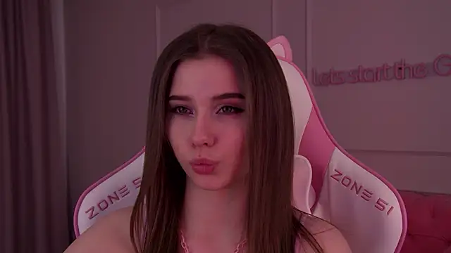 Snapshot of DianaVert chatting on 01.25.25 DianaVert online show from 01.25.25