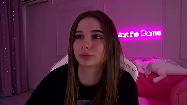 Snapshot of DianaVert chatting on 02.16.25 DianaVert online show from 02.16.25