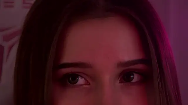 Snapshot of DianaVert chatting on 02.17.25 DianaVert online show from 02.17.25