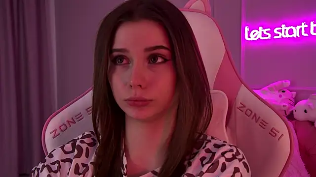 Snapshot of DianaVert chatting on 02.18.25 DianaVert online show from 02.18.25