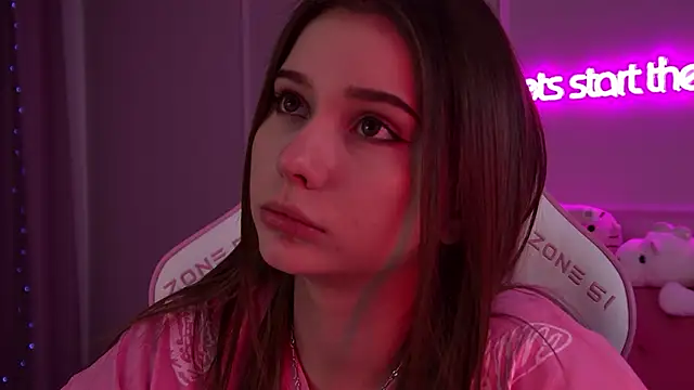 Snapshot of DianaVert chatting on 02.20.25 DianaVert online show from 02.20.25