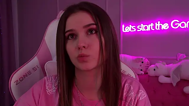 Snapshot of DianaVert chatting on 02.21.25 DianaVert online show from 02.21.25