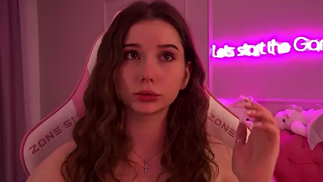 Snapshot of DianaVert chatting on 02.24.25 DianaVert online show from 02.24.25