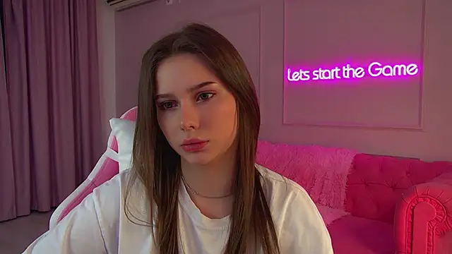 Snapshot of DianaVert chatting on 09.22.25 DianaVert online show from 09.22.25