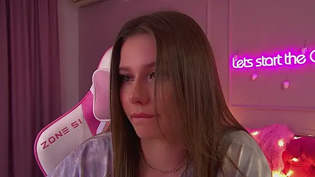 Snapshot of DianaVert chatting on 11.30.25 DianaVert online show from 11.30.25