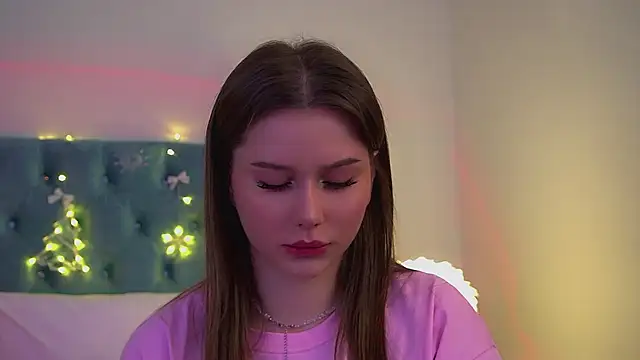 Snapshot of DianaVert chatting on 12.04.25 DianaVert online show from 12.04.25