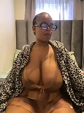 Snapshot of Saggy_areola95 chatting on 05.20.26 Saggy areola95 online show from 05.20.26