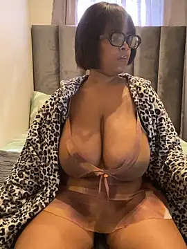 Snapshot of Saggy_areola95 chatting on 05.27.26 Saggy areola95 online show from 05.27.26