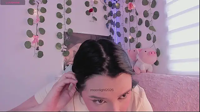 moonliiiight1 online show from 04.20.26