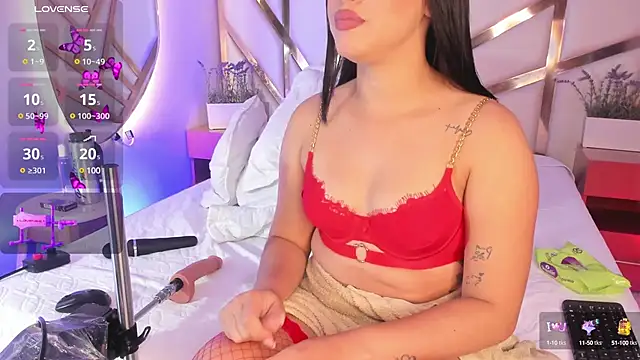 Snapshot of Maya_Bluee chatting on 01.25.25 Maya Bluee online show from 01.25.25