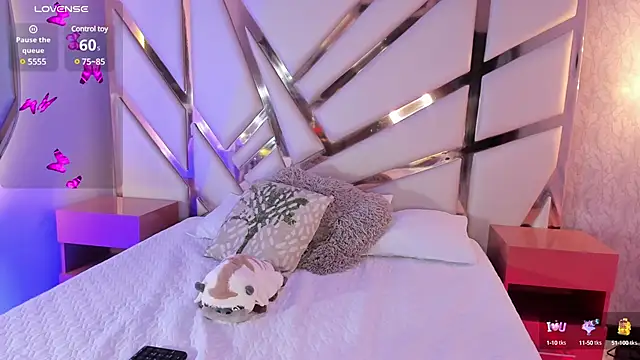 Snapshot of Maya_Bluee chatting on 02.20.25 Maya Bluee online show from 02.20.25