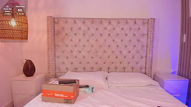 Snapshot of Maya_Bluee chatting on 11.22.25 Maya Bluee online show from 11.22.25