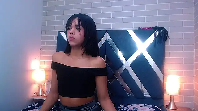 AndreaGil  online show from 02.23.25