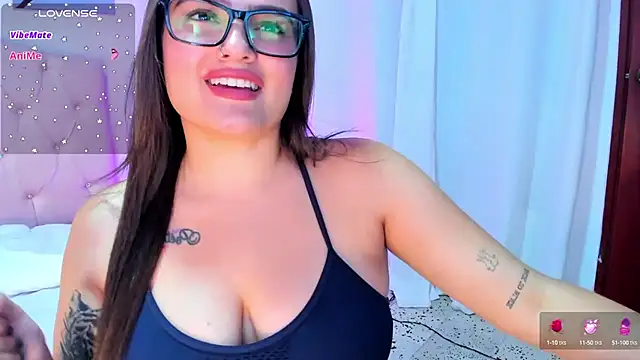 ellarosee  online show from 12.12.24