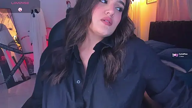 ellarosee  online show from 10.21.25