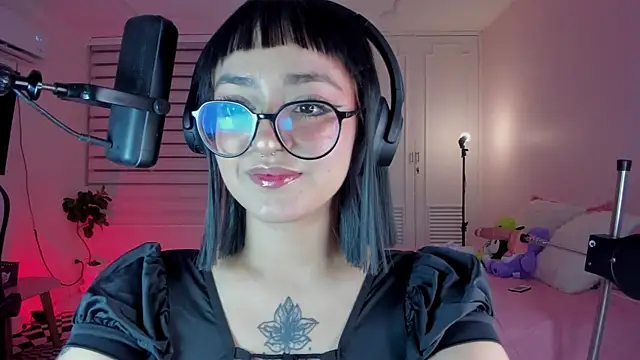 SweetJennaa online show from 03.16.25