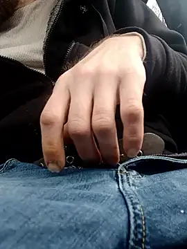 Snapshot of otterlover123 chatting on 03.07.25 otterlover123 online show from 03.07.25