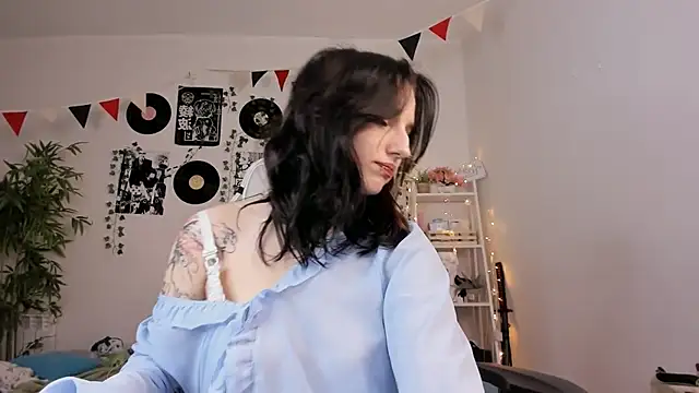 Viv Player online show from 12.27.24